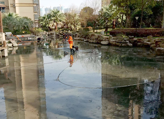 海兴景观池淤泥清理
