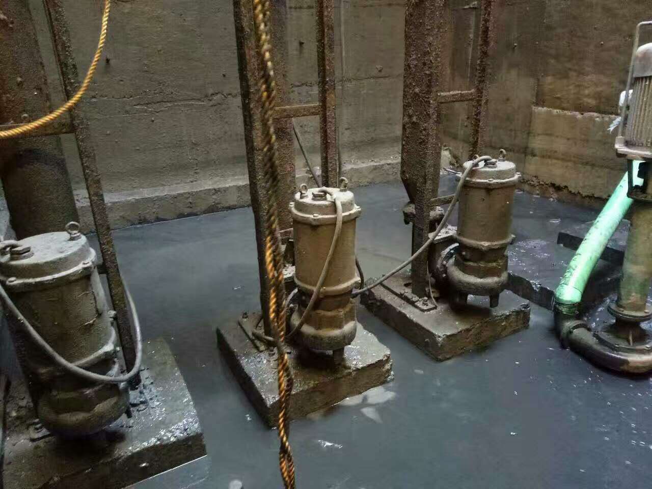 海兴污水池清理